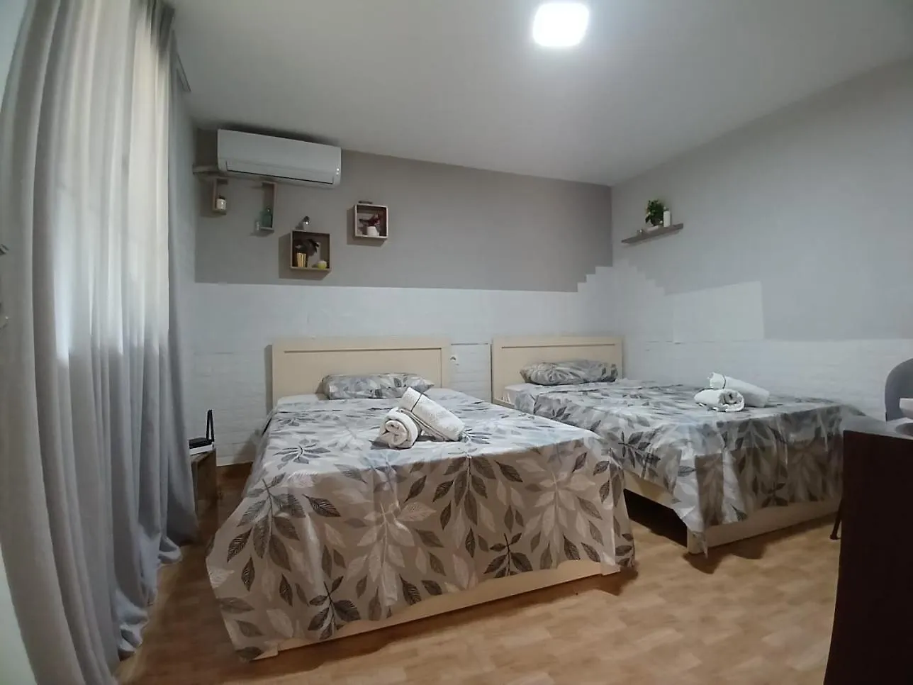 Well-Equipped Apartment In Top Location Of Тирана